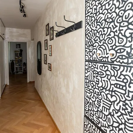 Artbase - Cozy And Close To Everywhere * Poznan