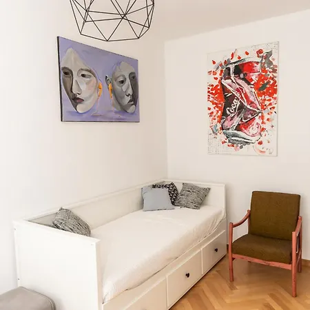 Artbase - Cozy And Close To Everywhere Apartment *