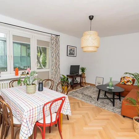 Artbase - Cozy And Close To Everywhere Poznan