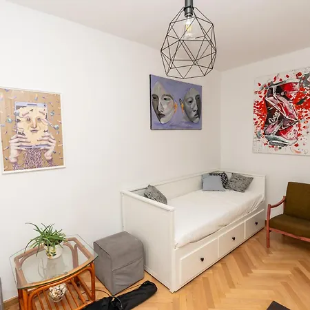 Apartment Artbase - Cozy And Close To Everywhere Poznan