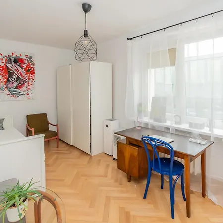 Artbase - Cozy And Close To Everywhere * Poznan