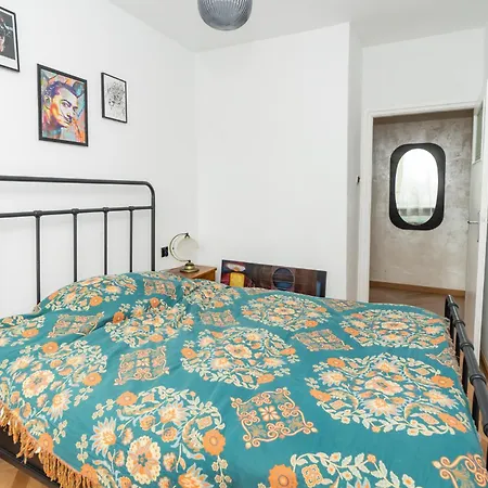 Artbase - Cozy And Close To Everywhere * Poznań