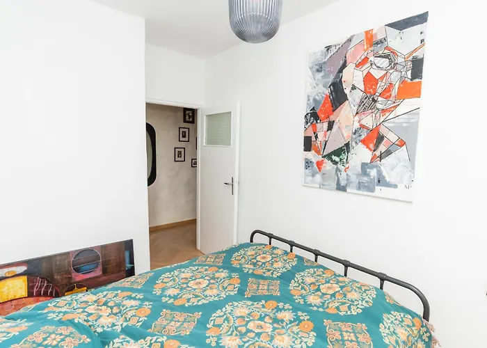 Appartement Artbase - Cozy And Close To Everywhere