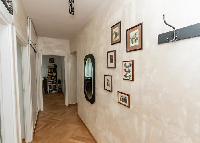 Artbase - Cozy And Close To Everywhere * Poznań